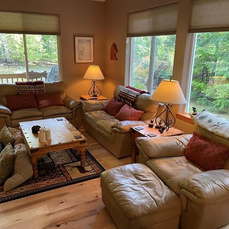 Cozy Riverfront Retreat Левенуэрт Экстерьер фото